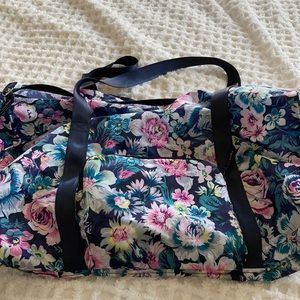 Vera Bradley duffel bag, brand new only used once. In great condition!